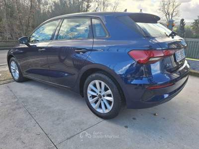Audi A3 aidi a 3 30 1.6 tdi  116 cv Blu/Azzurro usata Mirabella Eclano