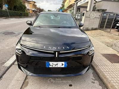 Lancia Ypsilon Hybrid e-DCT Nero usata Pieve a Nievole