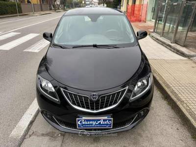 Lancia Ypsilon 1.0 FireFly 5 porte S&S Hybrid Gold Nero usata Pieve a Nievole