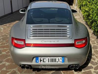 Porsche 911 Carrera 4 Coupé MANUAL GEAR Argento usata San Miniato