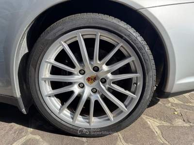 Porsche 911 Carrera 4 Coupé MANUAL GEAR Argento usata San Miniato