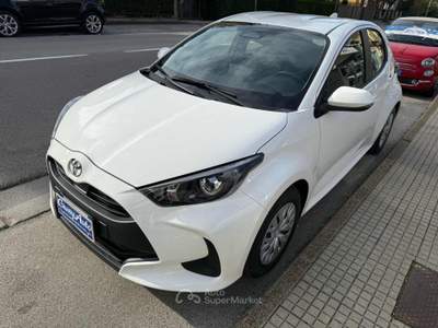 Toyota Yaris 1.5 Hybrid 5 porte Active PROMO FINANZIAMENTO Bianco usata Pieve a Nievole