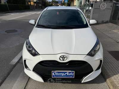 Toyota Yaris 1.5 Hybrid 5 porte Active PROMO FINANZIAMENTO Bianco usata Pieve a Nievole