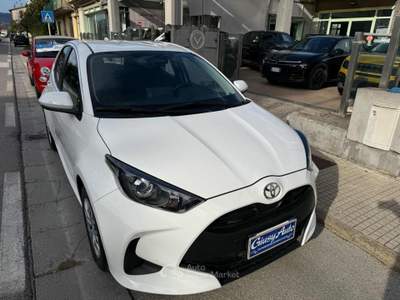 Toyota Yaris 1.5 Hybrid 5 porte Active PROMO FINANZIAMENTO Bianco usata Pieve a Nievole