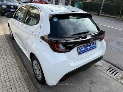 Toyota Yaris 1.5 Hybrid 5 porte Active PROMO FINANZIAMENTO Bianco usata Pieve a Nievole