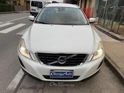 Volvo XC60 D4 Geartronic Business Bianco usata Pieve a Nievole