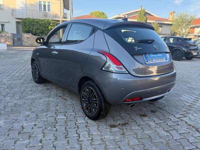 Lancia Ypsilon 1.0 FireFly 5 porte S&S Hybrid Gold Grigio usata Pieve a Nievole