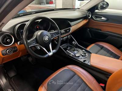 Alfa Romeo Giulia Giulia 2016 2.2 t Super 180cv auto Pack Lusso Nero usata Corteno Golgi
