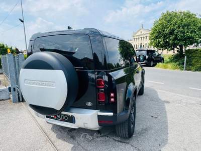 Land Rover Defender 90 3.0D I6 200 CV AWD Auto Nero usata Stra