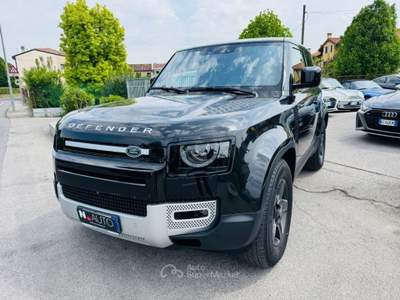 Land Rover Defender 90 3.0D I6 200 CV AWD Auto Nero usata Stra