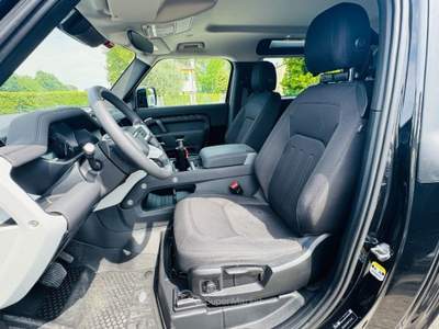 Land Rover Defender 90 3.0D I6 200 CV AWD Auto Nero usata Stra