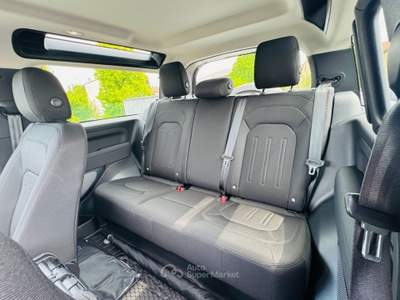 Land Rover Defender 90 3.0D I6 200 CV AWD Auto Nero usata Stra