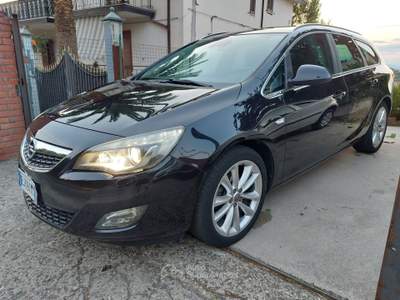Opel Astra Opel astra 1.4 turbo benzina sports tourer Nero usata Mirabella Eclano
