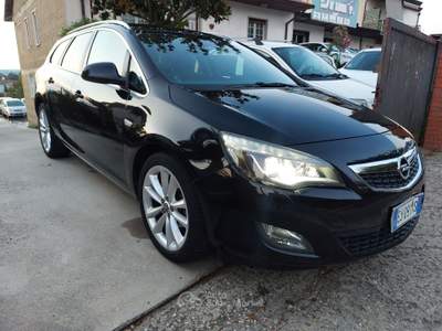 Opel Astra Opel astra 1.4 turbo benzina sports tourer Nero usata Mirabella Eclano