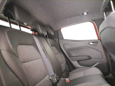 Renault Clio 1.6 E-Tech full hybrid Techno 145cv auto Arancione usata Roma