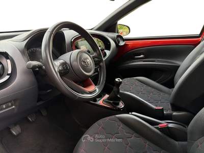 Toyota Aygo X 1.0B (72 CV) Lounge Rosso usata Varese