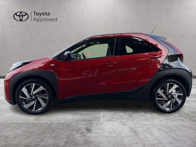 Toyota Aygo X 1.0B (72 CV) Lounge Rosso usata Varese