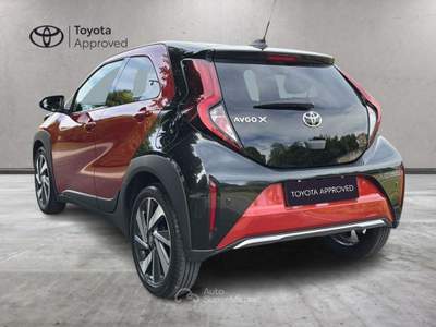 Toyota Aygo X 1.0B (72 CV) Lounge Rosso usata Varese