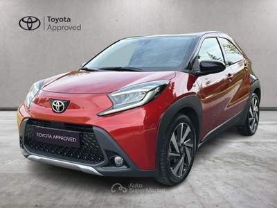 Toyota Aygo X 1.0B (72 CV) Lounge Rosso usata Varese