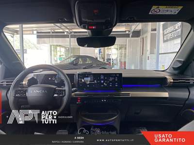 Lancia Ypsilon Ypsilon 1.2 mhev LX 110cv e-dct usata Napoli