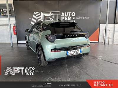 Lancia Ypsilon Ypsilon 1.2 mhev LX 110cv e-dct usata Napoli