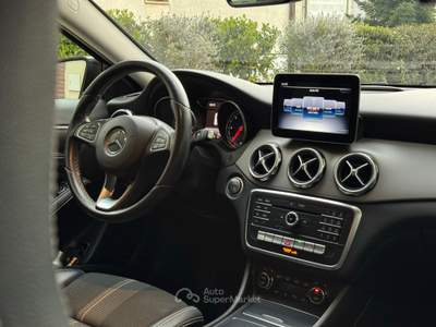Mercedes-Benz GLA Automatic Sport 2.2 136 cv Nero usata SANTERAMO IN COLLE