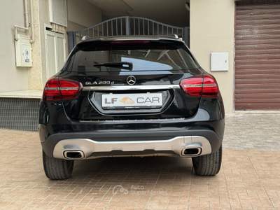Mercedes-Benz GLA Automatic Sport 2.2 136 cv Nero usata SANTERAMO IN COLLE