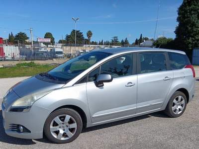 Peugeot 5008 Premium *7 POSTI* Grigio usata Bari