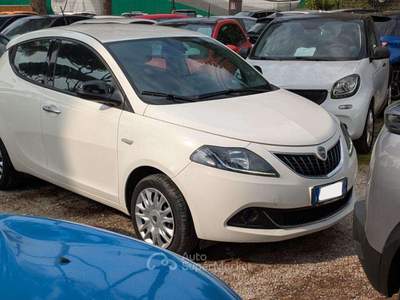 Lancia Ypsilon HYBRID 1.0cc 70cv SENS. PARK CERCHI IN LEGA Grigio usata Roma