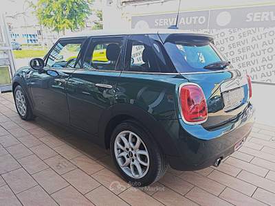 MINI Cooper 1.5 Cooper D 5p Business auto Verde usata Casoria