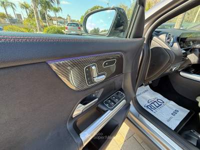 Mercedes-Benz GLA 200d Premium Amg Tetto Grigio Designo Multibeam Grigio usata Mesagne