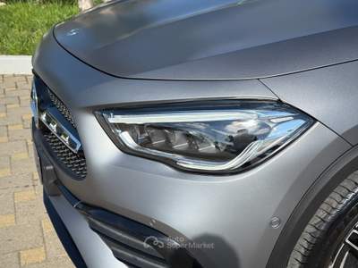 Mercedes-Benz GLA 200d Premium Amg Tetto Grigio Designo Multibeam Grigio usata Mesagne