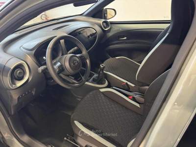 Toyota Aygo X 1.0 VVT-i 72 CV 5 porte Trend Km0 Verde usata Spoltore