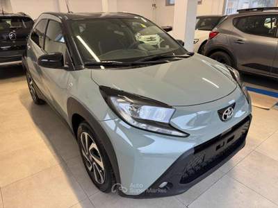 Toyota Aygo X 1.0 VVT-i 72 CV 5 porte Trend Km0 Verde usata Spoltore