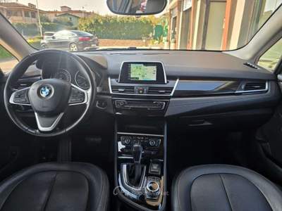 BMW Serie 2 218d 216 d Active Tourer Luxury Automatica Pelle Navi LED + Argento usata Rezzato