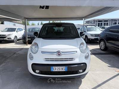 Fiat 500L Living 0.9 TwinAir Turbo Natural Power Lounge Bianco usata Giugliano in Campania