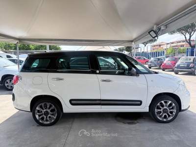 Fiat 500L Living 0.9 TwinAir Turbo Natural Power Lounge Bianco usata Giugliano in Campania