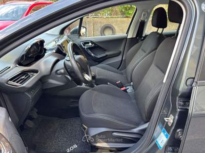 Peugeot 208 5 porte Active Grigio usata Genova