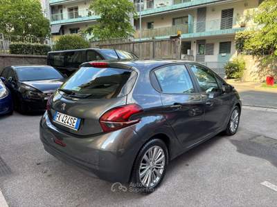 Peugeot 208 5 porte Active Grigio usata Genova