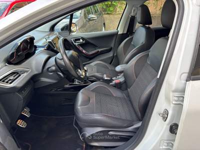 Peugeot 2008 S&S GT Line Bianco usata Genova