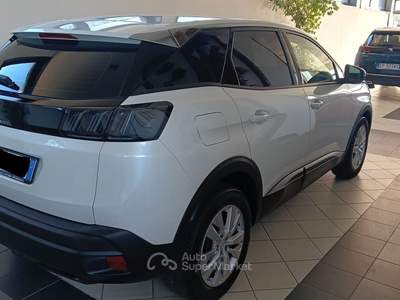 Peugeot 3008 S&S EAT8 Active Pack Bianco usata Torre Annunziata