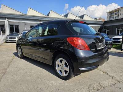 Peugeot 207 207 3p 1.4 16v One-Line Nero usata Torino