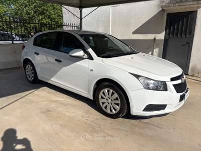 Chevrolet Cruze 1.6 5 porte LT EURO 5 OK NEOPATENTATI Bianco usata Pavia