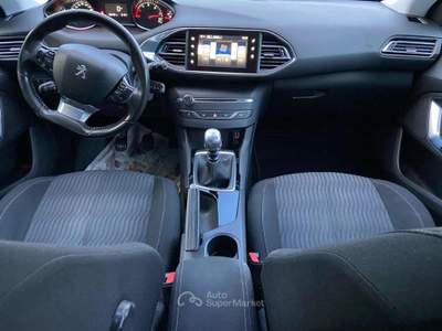 Peugeot 308 BlueHDi 120 S&S SW Active Grigio usata Teano