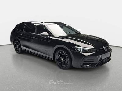 Volkswagen Passat Variant 2.0 TDI 150 CV SCR DSG R-Line Nero usata Monteforte Irpino
