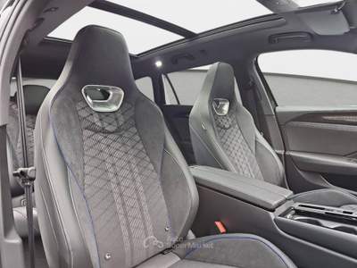 Volkswagen Passat Variant 2.0 TDI 150 CV SCR DSG R-Line Nero usata Monteforte Irpino