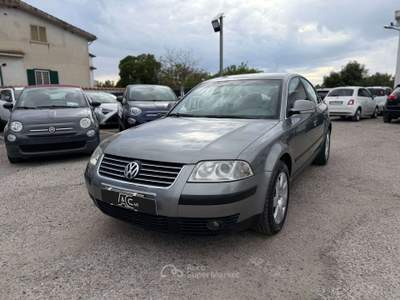 Volkswagen Passat Passat V 2000 Berlina 1.9 tdi Executive 130cv tiptronic Marrone usata Ardea