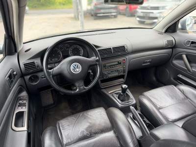 Volkswagen Passat Passat V 2000 Berlina 1.9 tdi Executive 130cv tiptronic Marrone usata Ardea