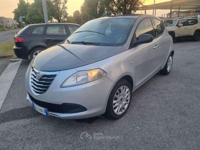 Lancia Ypsilon Ypsilon III 2011 1.2 8v Silver s/c.traz.,esp s Argento usata TREVIGLIO