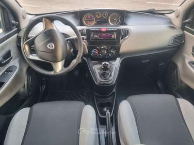 Lancia Ypsilon Ypsilon III 2011 1.2 8v Silver s/c.traz.,esp s Argento usata TREVIGLIO